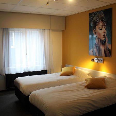 Hotel Restaurant De Jonge Heertjes อัลส์เมียร์ ภายนอก รูปภาพ