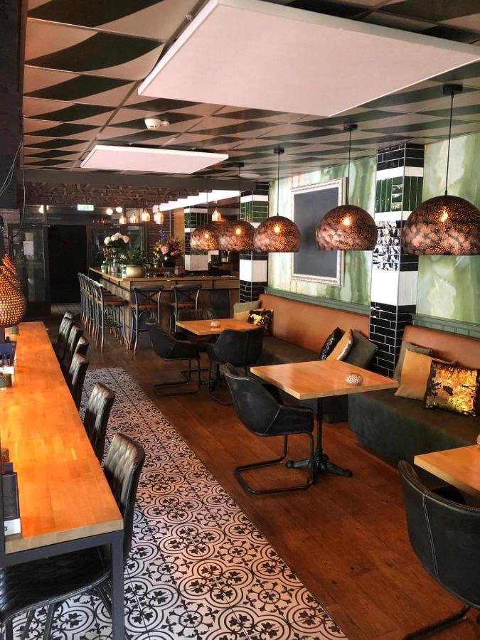 Hotel Restaurant De Jonge Heertjes อัลส์เมียร์ ภายนอก รูปภาพ