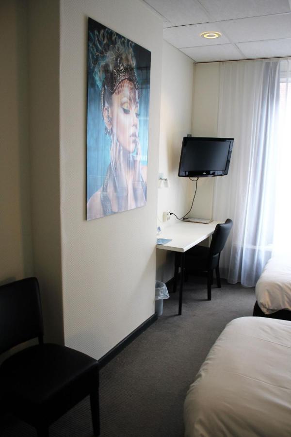 Hotel Restaurant De Jonge Heertjes อัลส์เมียร์ ภายนอก รูปภาพ