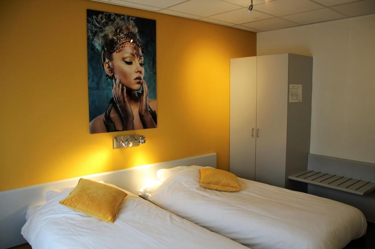Hotel Restaurant De Jonge Heertjes อัลส์เมียร์ ภายนอก รูปภาพ
